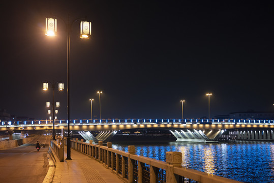 苏州相门桥夜景