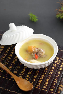 珍菌炖野鸡