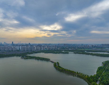 江苏苏州东太湖湖滨新城风光