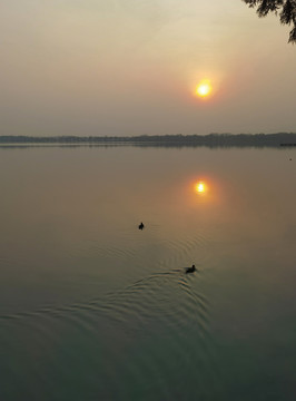 夕阳下的昆明湖