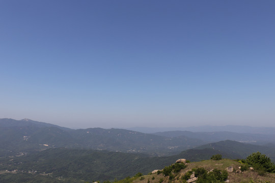 信阳龙袍山山顶风光大别山自然