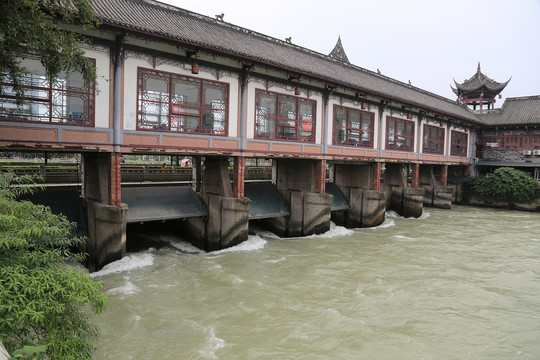 都江堰岷江水闸闸口