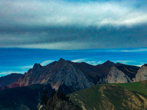 东达山