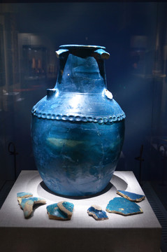 南汉波斯蓝釉陶瓶