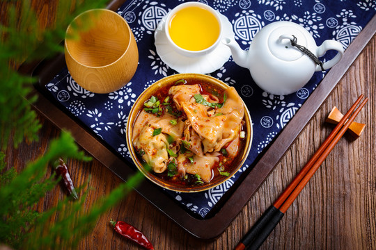 美味好吃的酸辣饺