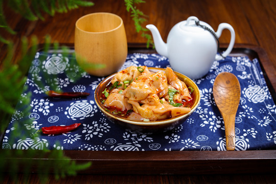 美味好吃的酸辣饺