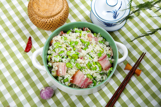 美味豌豆腊肉炒饭