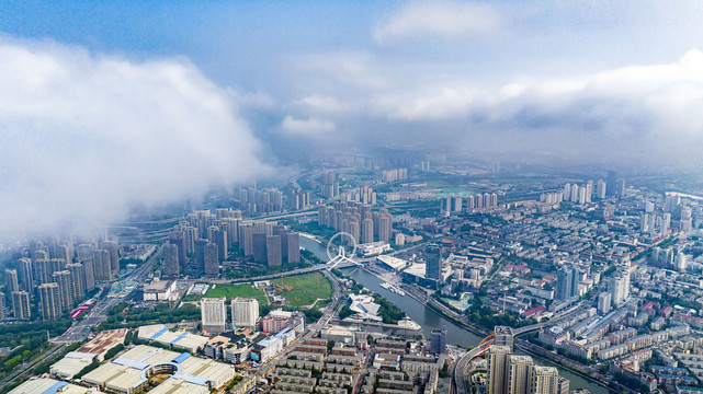 天津城市平流雾美景航拍