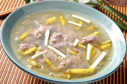 汤粉滑牛肉