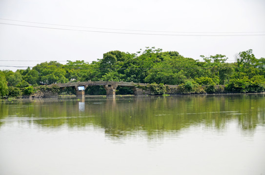 鉴洋湖镇锁桥