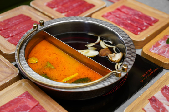 日式寿喜锅和牛火锅