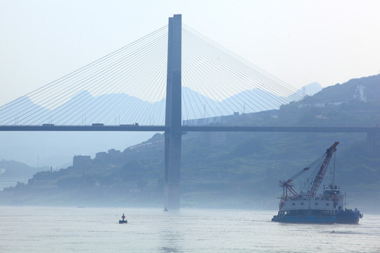 长江桥梁和航道