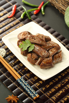 卤鸭脖