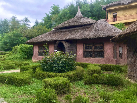 仿原始部落草堂