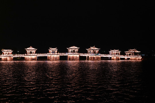 广济桥夜景
