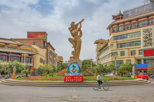 敦煌市街景