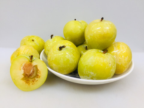 黄金奈李