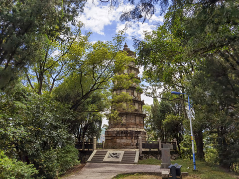 延平九峰山公园西塔