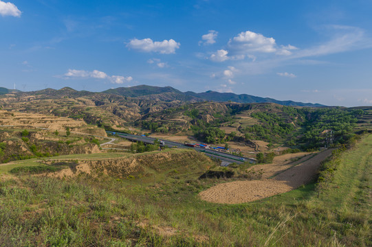 丘陵高速公路