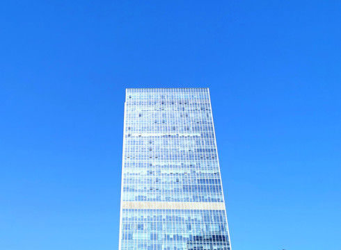 蓝天白云大楼