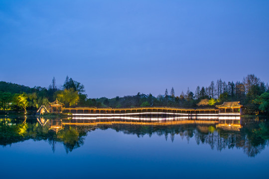 浴鹄湾夜景