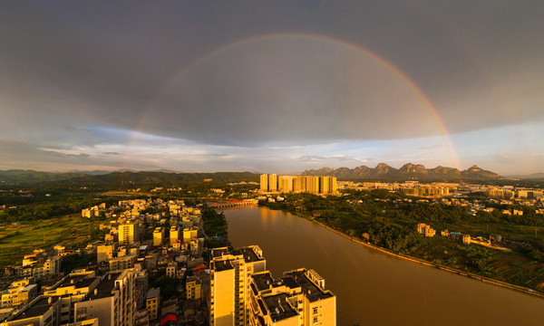 雨后彩虹