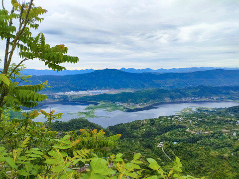 山间田野