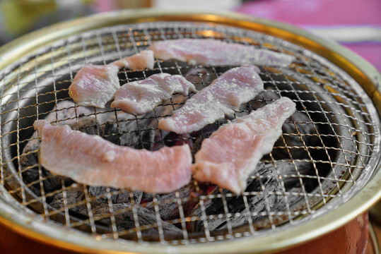 日式韩式烤肉烧烤肥牛牛肉