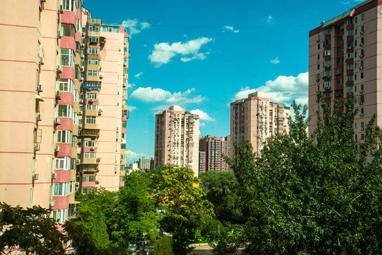 小区内景
