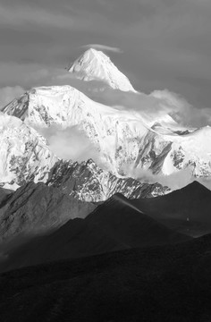 蜀山之王贡嘎雪山