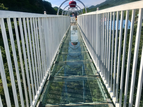 玻璃小桥