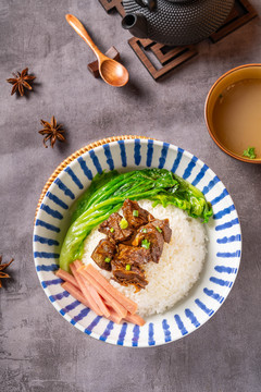 酱香牛肉饭