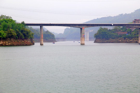 重庆长江三峡库区公路桥