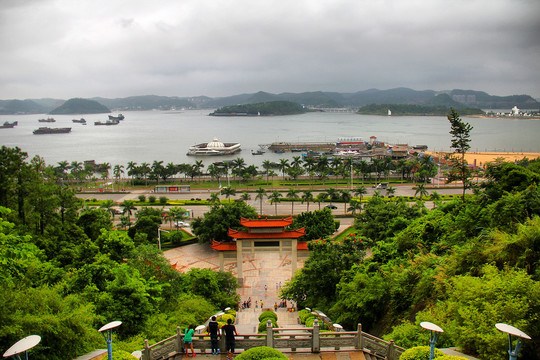 仙人山公园俯瞰防城港