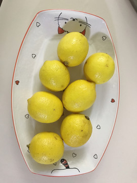 装盘柠檬
