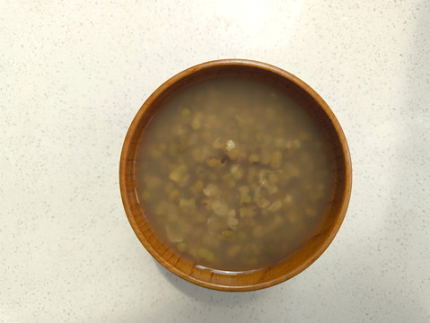 一碗绿豆汤图