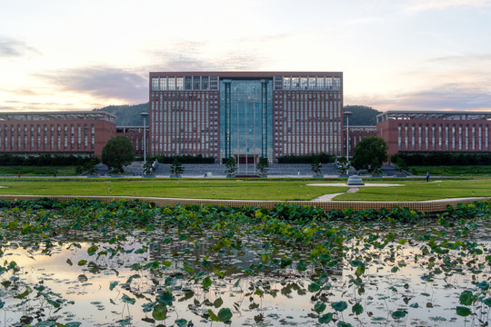 珠海科技学院图书馆大楼