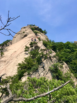 攀登凤城大龙山主峰