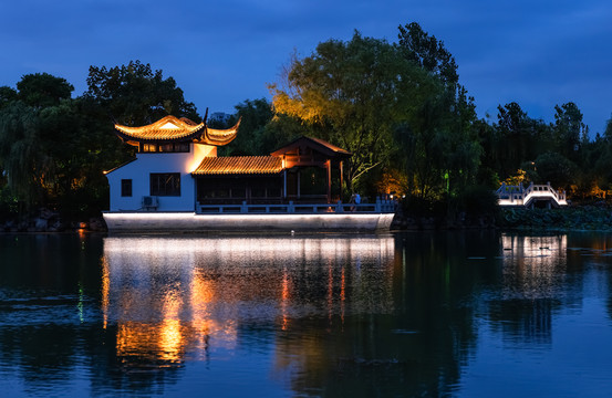 石湖夜景