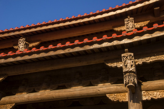 传统建筑木结构与屋檐