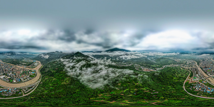 荥经五里山云雾县城全景