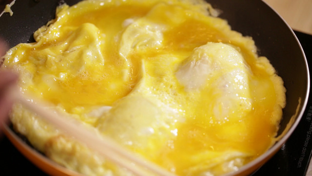 摊鸡蛋炒鸡蛋鸡蛋饼
