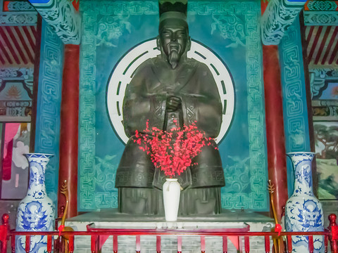 汤阴羑里城文王煅铜坐姿塑像