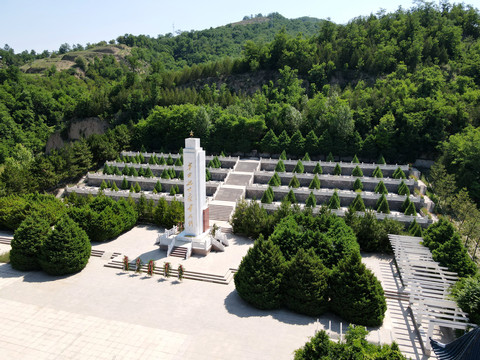 蟠龙战役烈士纪念碑