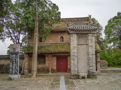 大伾山风景区天宁寺