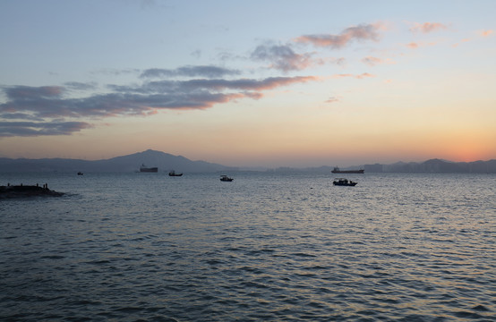 海上日出