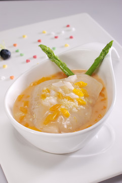 鲜虾小米烩花胶皇