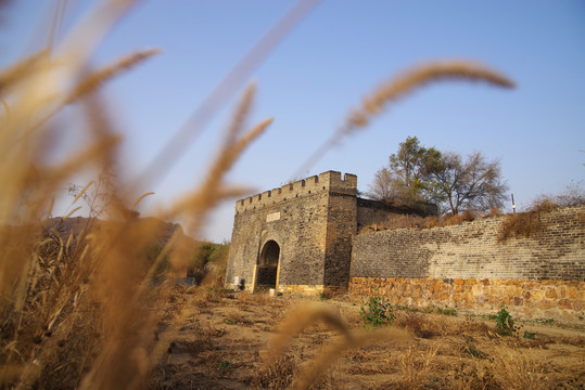 鞍山驿堡城墙古遗址