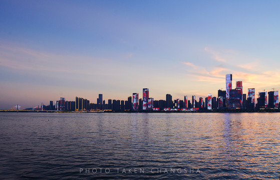 长沙滨江新区湘江夜景日落