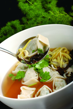 荠菜馄饨